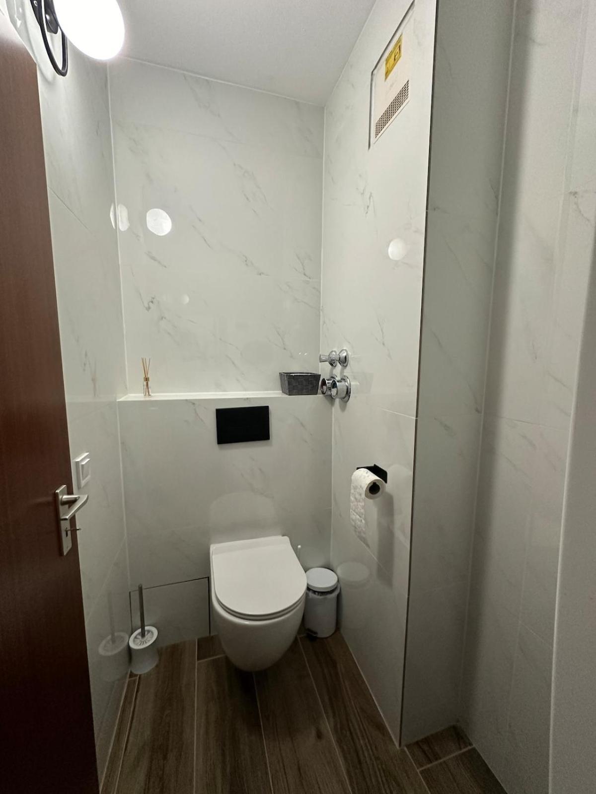 Renovated In The Zooviertel Apartment *